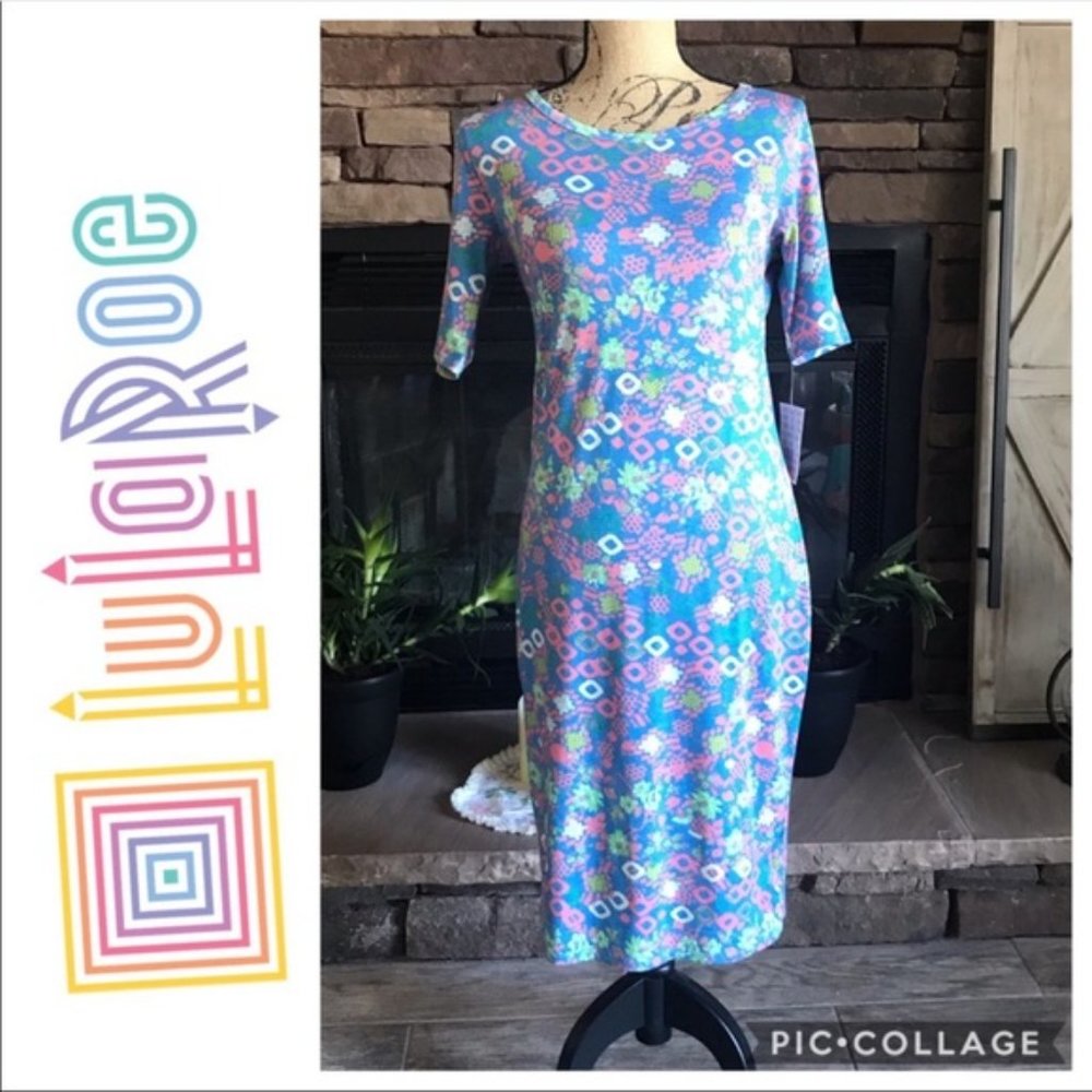 3/$25 NWT LuLaRoe Dress M